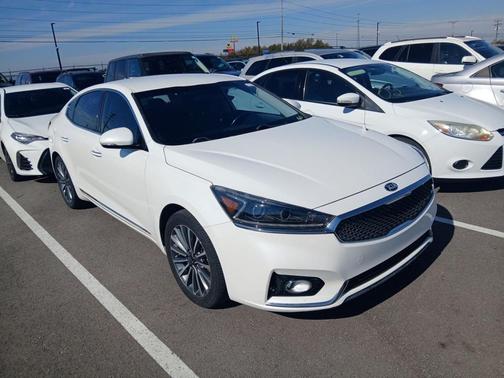 2017 Kia Cadenza Premium