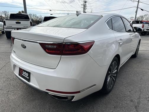 2017 Kia Cadenza Premium