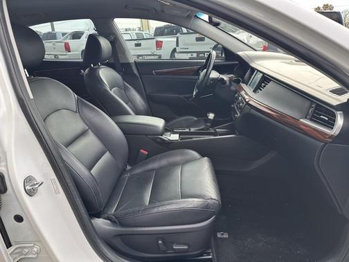 2017 Kia Cadenza Premium