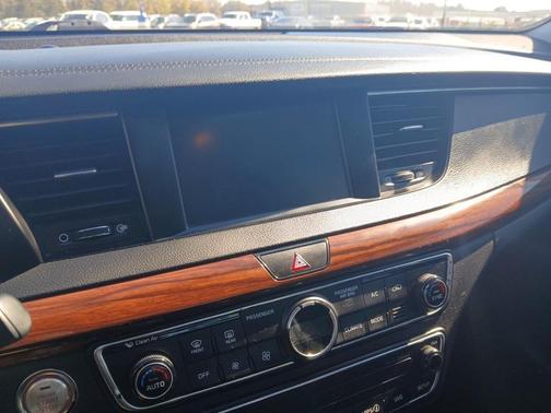 2017 Kia Cadenza Premium