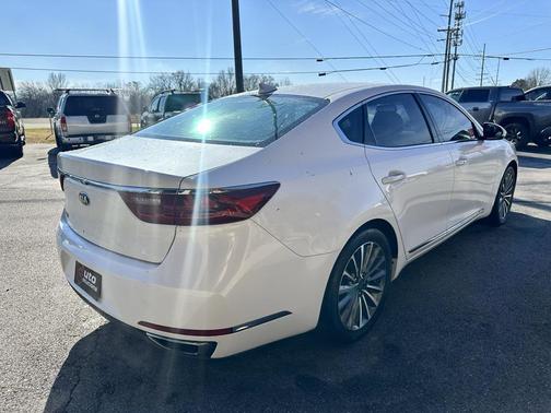 2017 Kia Cadenza Premium