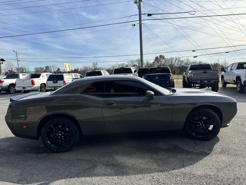 2017 Dodge Challenger SXT