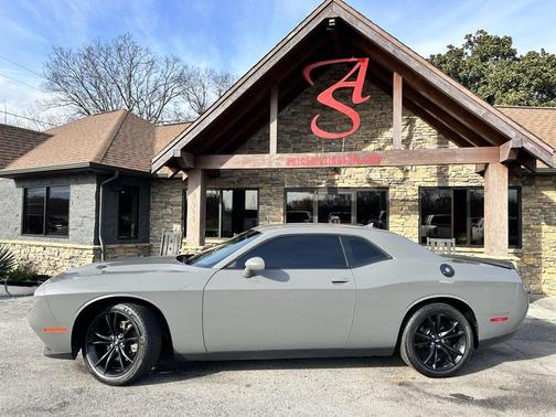 2017 Dodge Challenger SXT