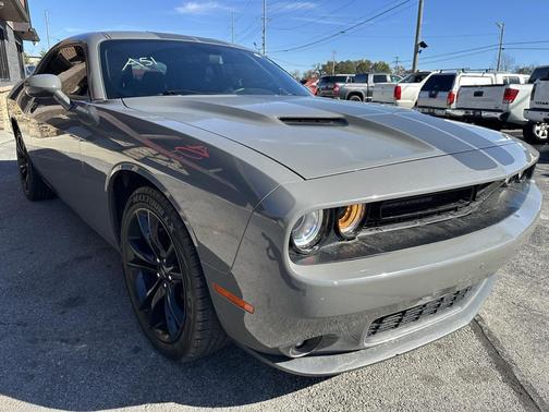 2017 Dodge Challenger SXT