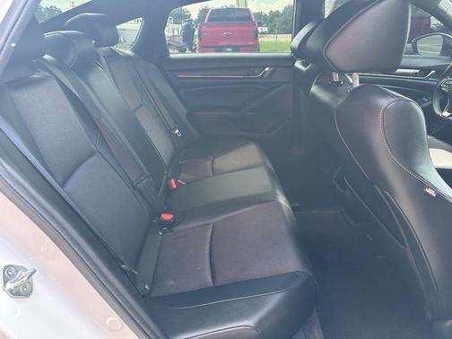 Platinum White Pearl 2022 Honda Accord Sport 1.5T