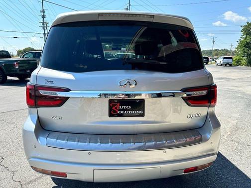 2021 INFINITI QX80 Luxe