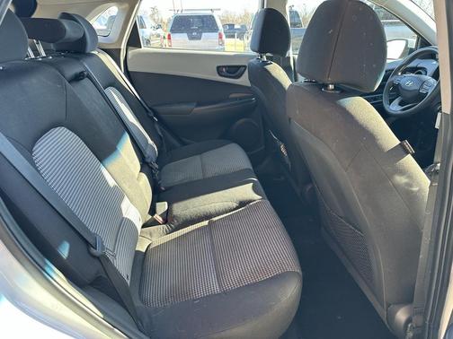 2021 Hyundai KONA SE