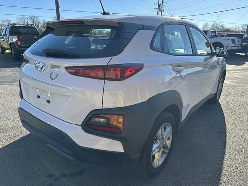 2021 Hyundai KONA SE