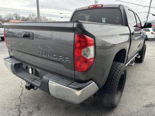 2017 Toyota Tundra SR5