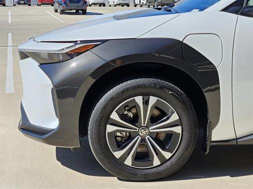 2024 Toyota bZ4X XLE