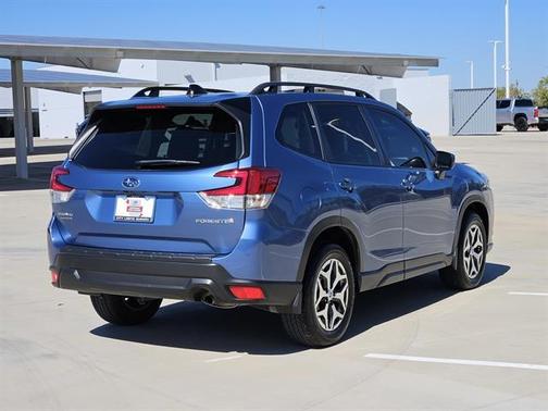 2024 Subaru Forester Premium