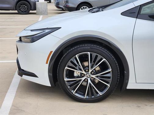 2025 Toyota Prius XLE