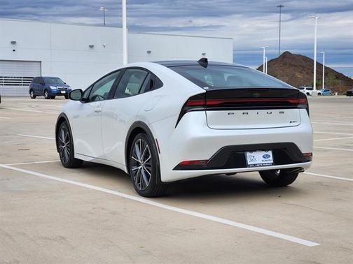 2025 Toyota Prius XLE