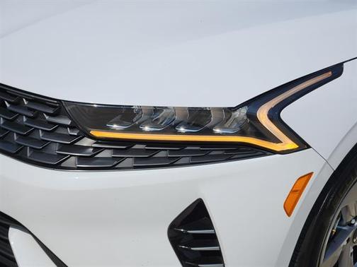 2023 Kia K5 LXS
