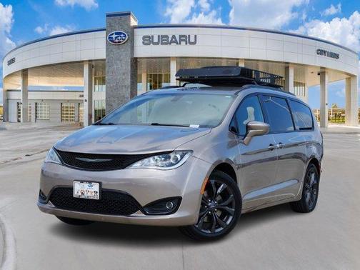 2018 Chrysler Pacifica Touring-L Plus