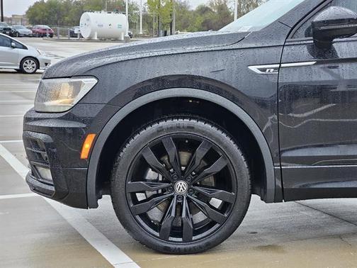 2021 Volkswagen Tiguan 2.0T SE R-Line Black