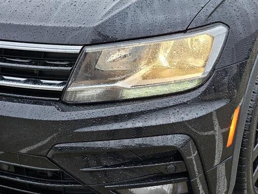 2021 Volkswagen Tiguan 2.0T SE R-Line Black