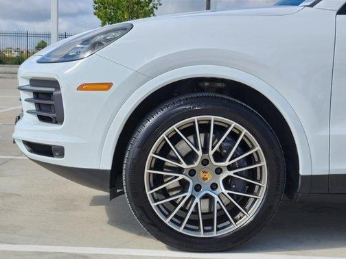 2022 Porsche Cayenne Platinum Edition