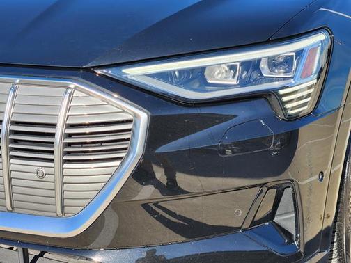 2022 Audi e-tron Premium