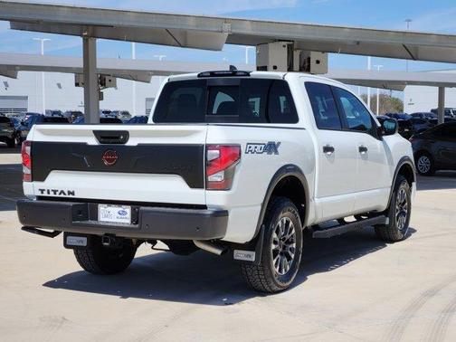 2024 Nissan Titan PRO-4X