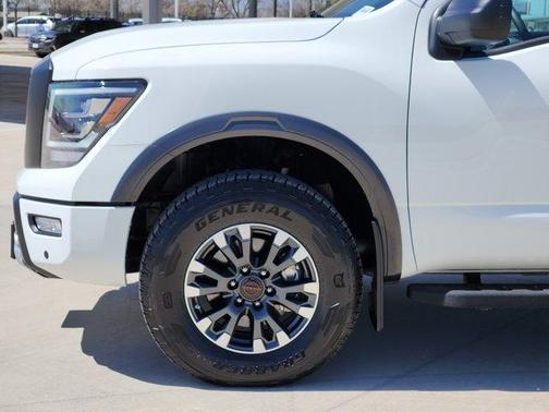 2024 Nissan Titan PRO-4X