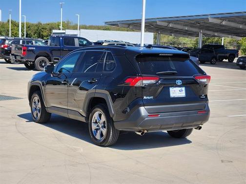2024 Toyota RAV4 Hybrid LE
