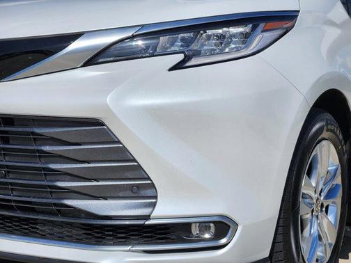 2022 Toyota Sienna Limited