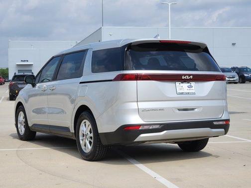 2022 Kia Carnival LX