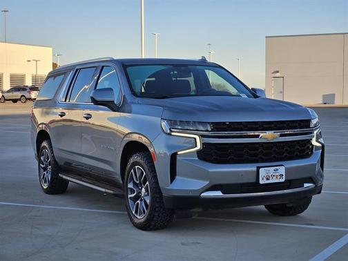 2023 Chevrolet Suburban LS