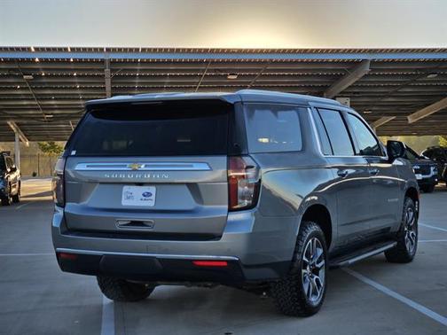 2023 Chevrolet Suburban LS