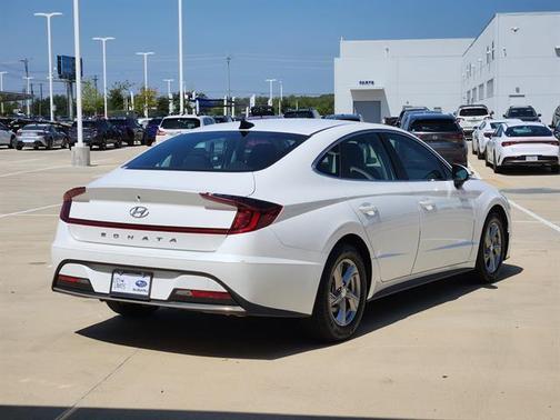 2023 Hyundai SONATA SE
