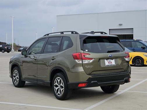 2024 Subaru Forester Premium