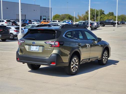 2025 Subaru Outback Premium