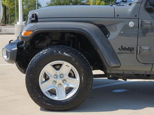 2020 Jeep Gladiator Sport