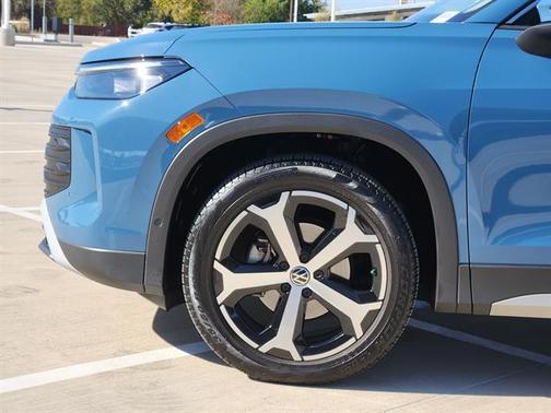 2025 Volkswagen Tiguan 2.0T SE