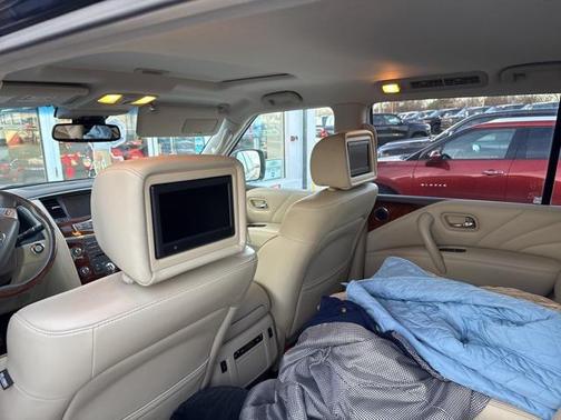 2017 INFINITI QX80 Base