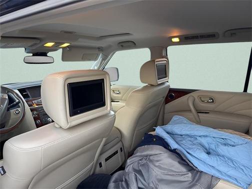 2017 INFINITI QX80 Base