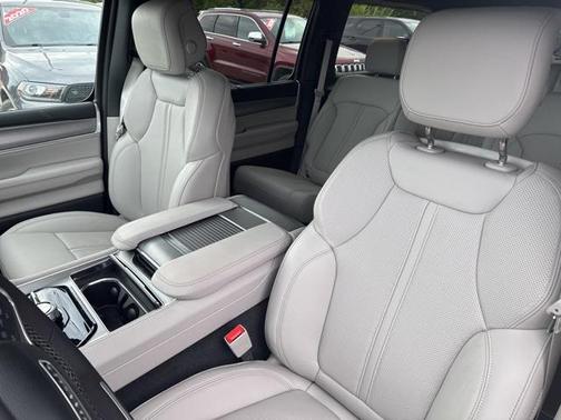2025 Jeep Wagoneer Series III 4x4