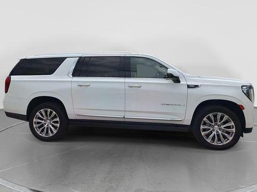Summit White 2022 GMC Yukon XL Denali