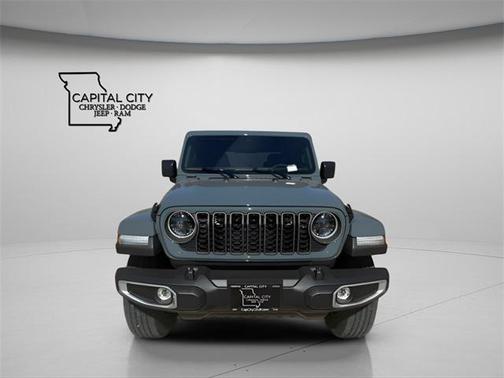 2026 Jeep Gladiator Sahara 4x4