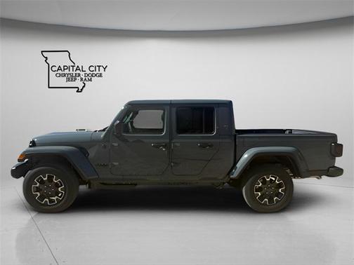 2026 Jeep Gladiator Sahara 4x4