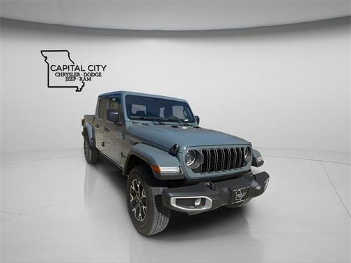 2026 Jeep Gladiator Sahara 4x4