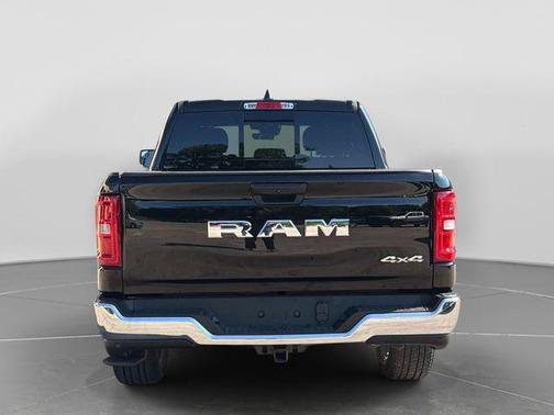 Diamond Black Crystal Pearlcoat 2025 RAM 1500 Tradesman