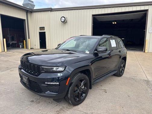 Midnight Sky 2024 Jeep Grand Cherokee Limited