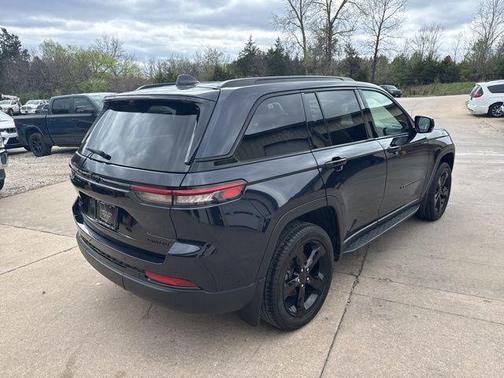 Midnight Sky 2024 Jeep Grand Cherokee Limited