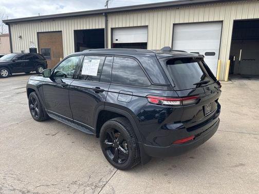 Midnight Sky 2024 Jeep Grand Cherokee Limited