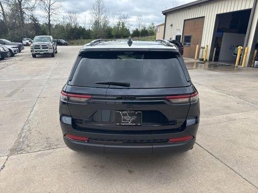 Midnight Sky 2024 Jeep Grand Cherokee Limited