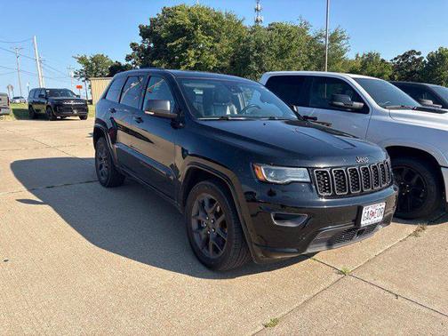 Diamond Black Crystal Pearlcoat 2021 Jeep Grand Cherokee Limited