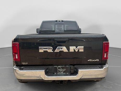 Diamond Black Crystal Pearlcoat 2026 RAM 3500 Tradesman Crew Cab 4x4 8' Box