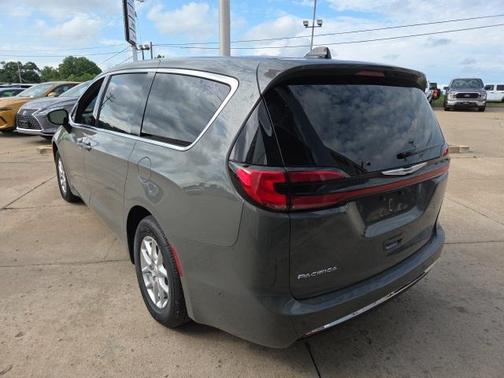 2025 Chrysler Pacifica L